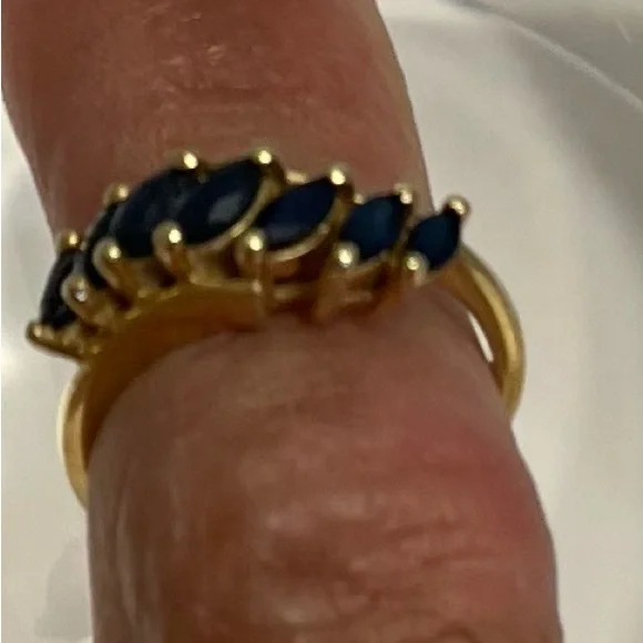 Elegant Sapphire  14k Gold Stone Ring sz 6.5 - Picture 2 of 6